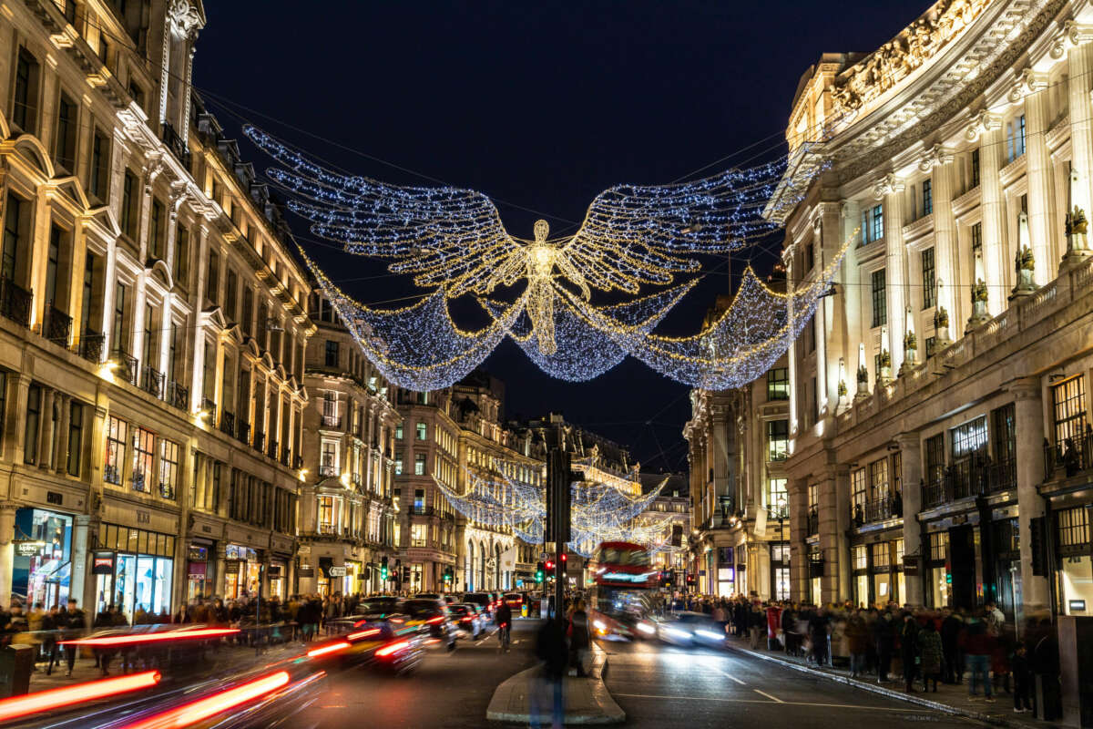 Insider tips on the best things to do on a luxury Christmas holiday vacation in London, including where to stay, restaurants, music and more.