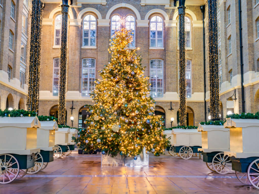 Insider tips on the best things to do on a luxury Christmas holiday vacation in London, including where to stay, restaurants, music and more.