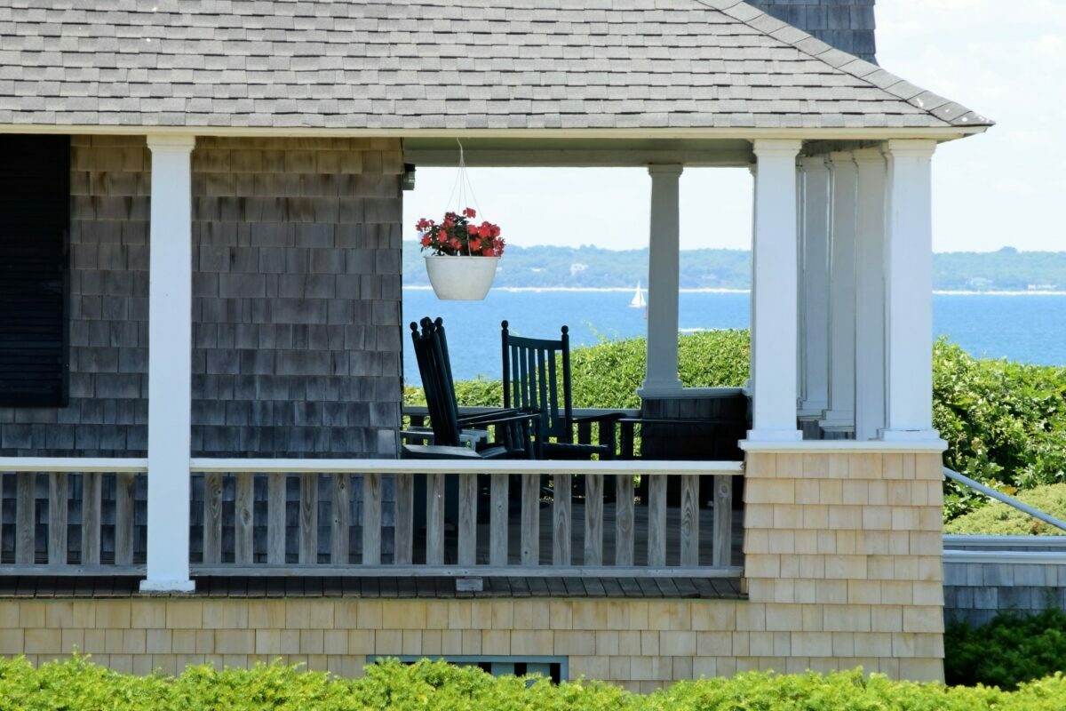 Here's how to find the best luxury summer rental home on the island of Martha’s Vineyard for vacation 2022 for you, your family and friends.