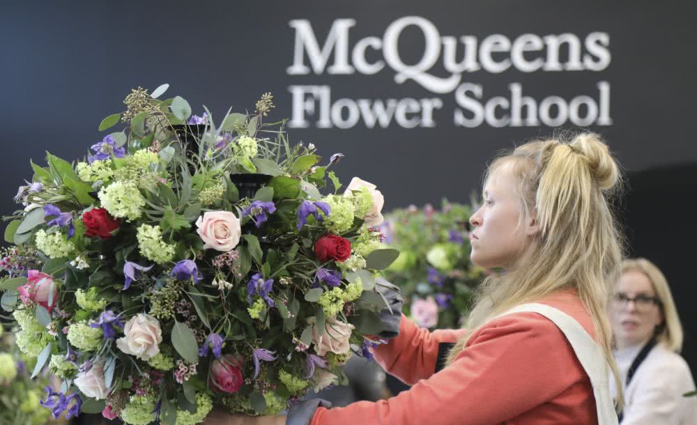 Flower arranging school in London