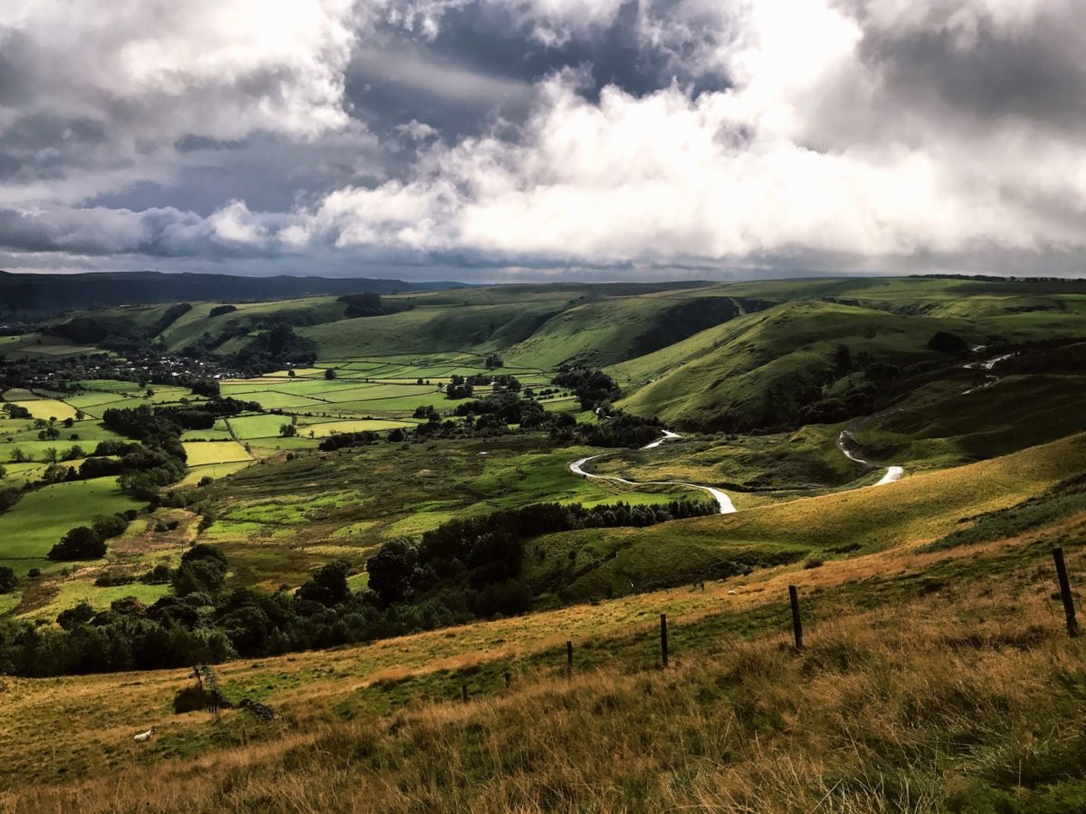 The area was countryside. Предложения с countryside. Derbyshire countryside.