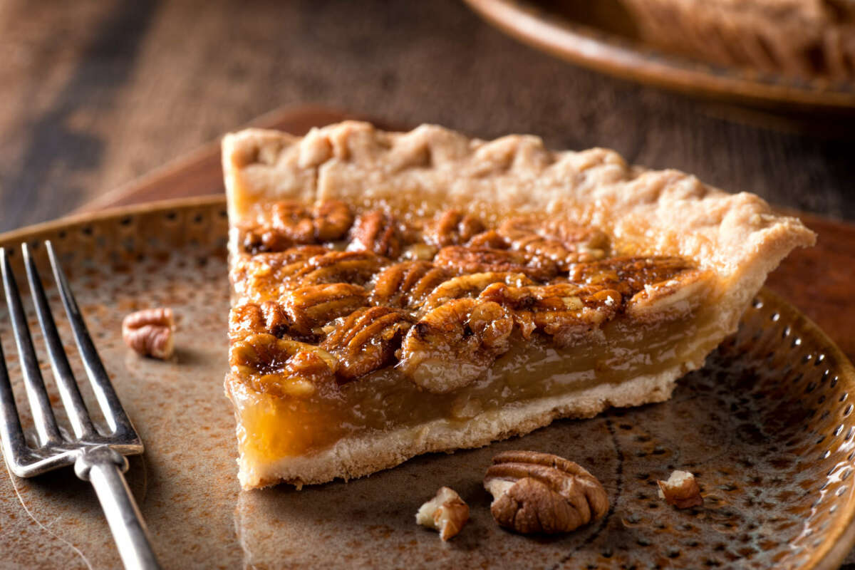 The best luxury gourmet mail-order pies to buy online for the holiday season, including Thanksgiving apple, pecan and pumpkin pie.