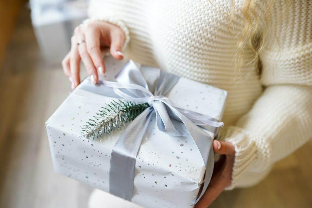 Our guide to the luxury holiday gift giving etiquette rules to know right now.