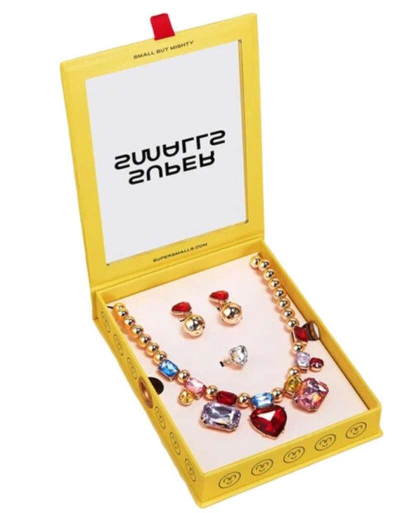 Cute luxury gift ideas for kids for Valentine's Day 2023, with presents for little boys and girls, tweens and teens.