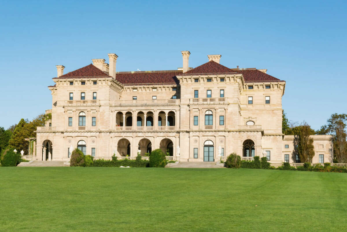 A virtual tour with our best photos of the luxurious Breakers mansion in Newport, Rhode Island, including the house and gardens, in summer.