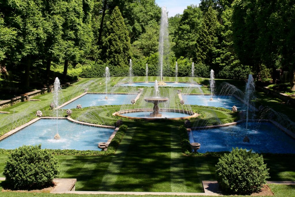 the 10 most beautiful and romantic gardens in America that are the best for a family or even a solo visit this summer 2021.