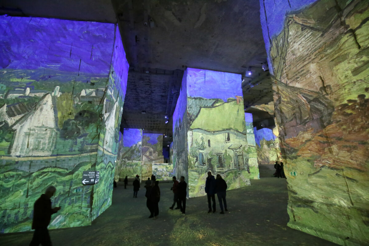 a list of 10 immersive art installations worth seeing this Summer 2021 throughout the United States, including van Gogh in New York City.