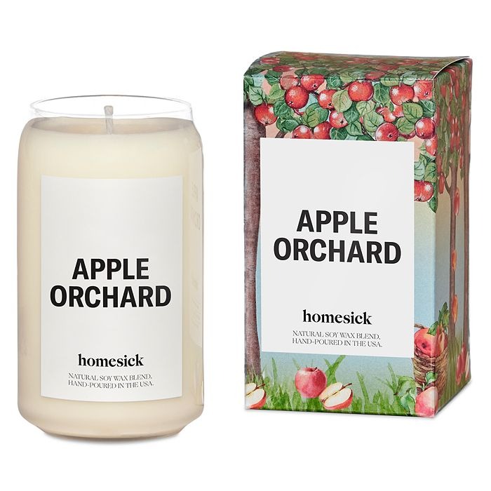best smelling luxury scented candles that smell like fall, with the fragrance of  pumpkins, campfires, apples and more, perfect for the fall 2021 season.