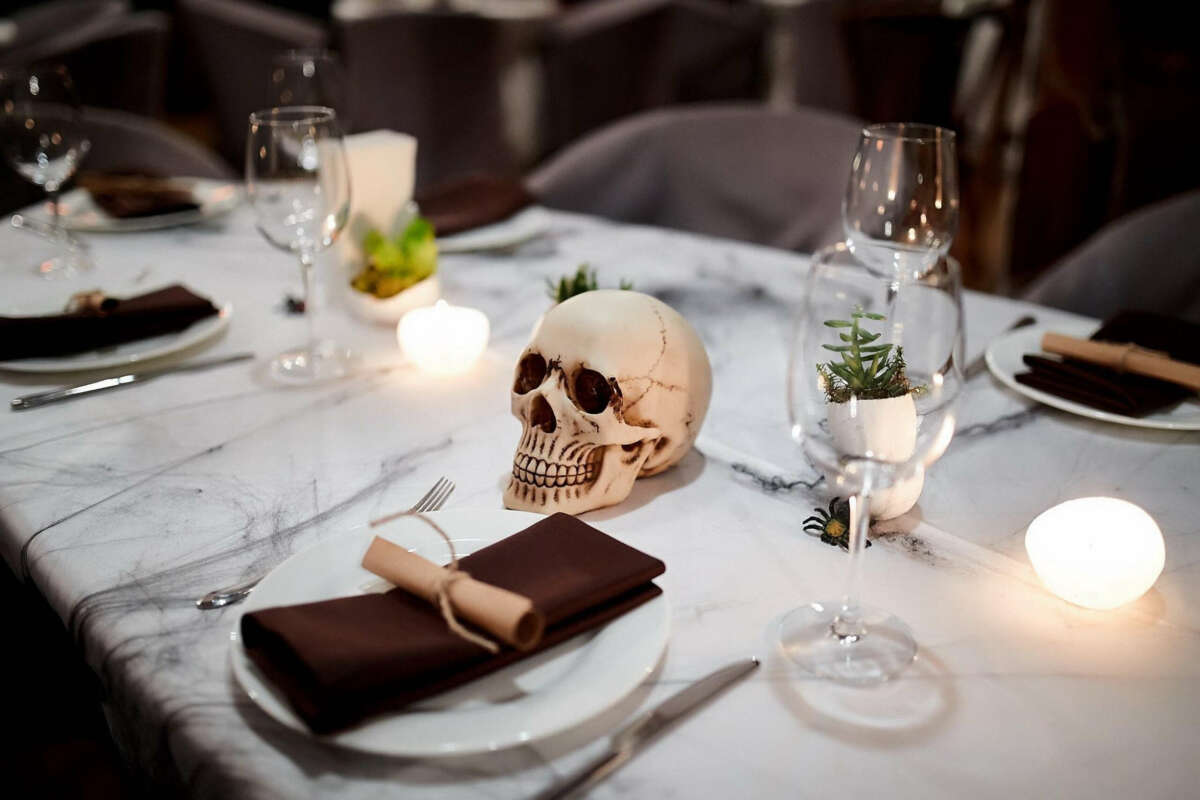 The best indoor and outdoor Halloween decorations and luxury home décor to buy for chic Halloween parties for adults and kids this year.