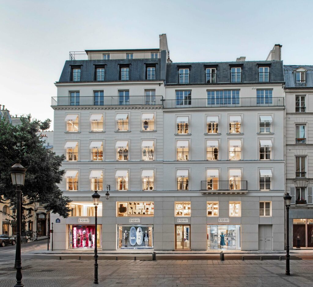 luxury shopping in Paris