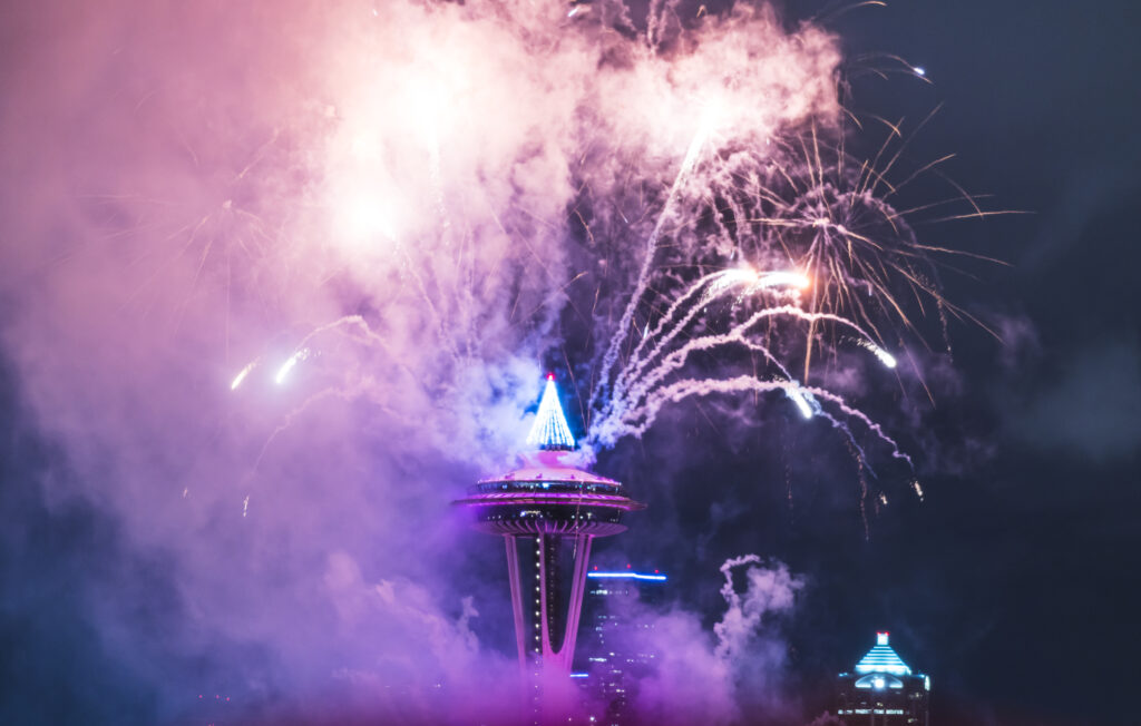 Best spectacular fireworks shows to watch this July 4th Independence Day holiday.