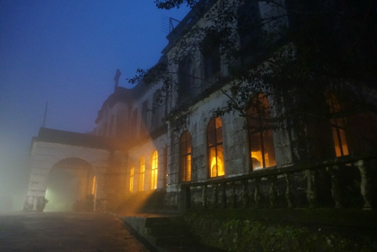 the best haunted houses in the U.S. that would make for perfect spooky fun this Halloween