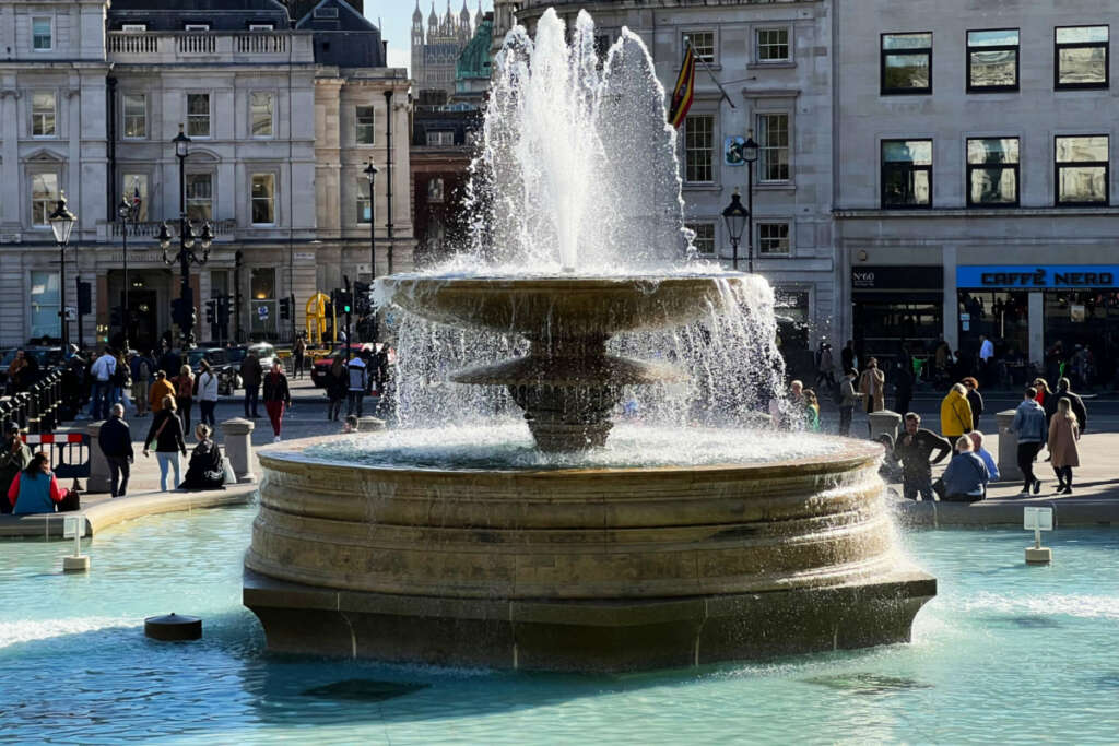 Our photos from a recent sunny fall day in Trafalgar Square in London, in case you're wondering what it's like, how the view is, and more