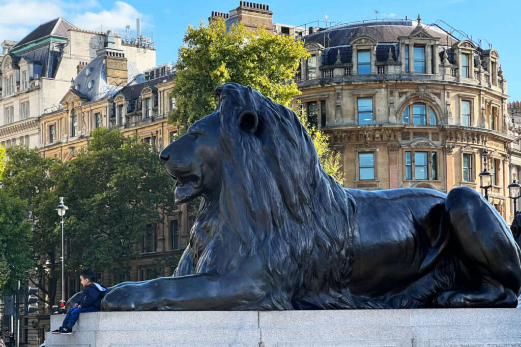 Our photos from a recent sunny fall day in Trafalgar Square in London, in case you're wondering what it's like, how the view is, and more