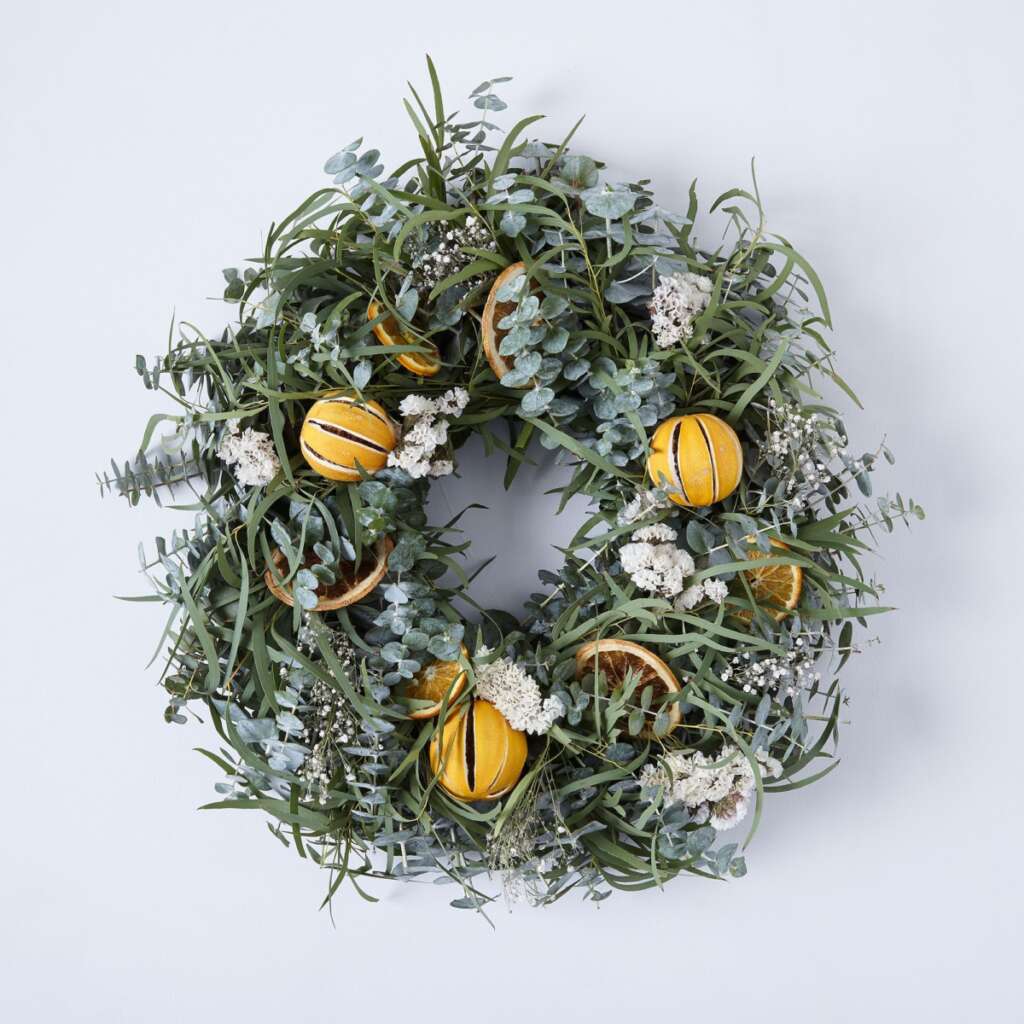 beautiful festive wreaths this holiday season 2022