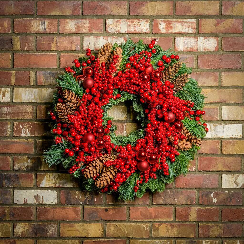 beautiful festive wreaths this holiday season 2022