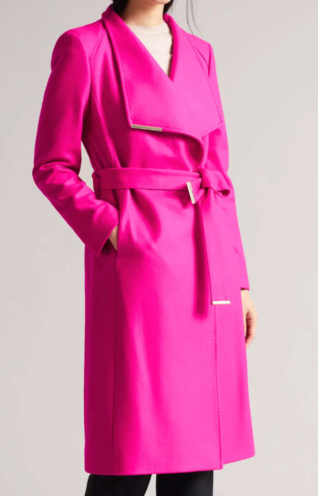 The fashion style of the Pantone color of the year Viva Magenta