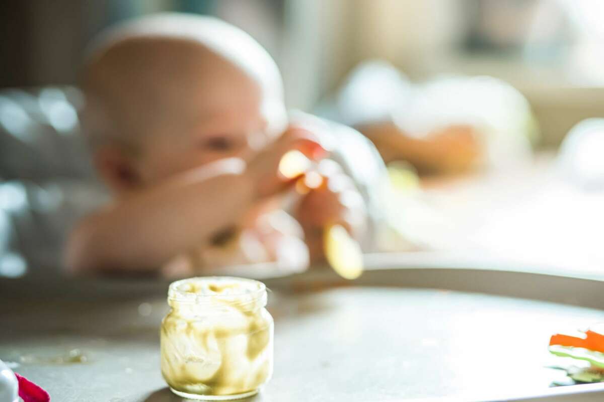 The best subscription and store brand baby foods, with sustainable organic options, in jars and pouches, for baby's health and nutrition.
