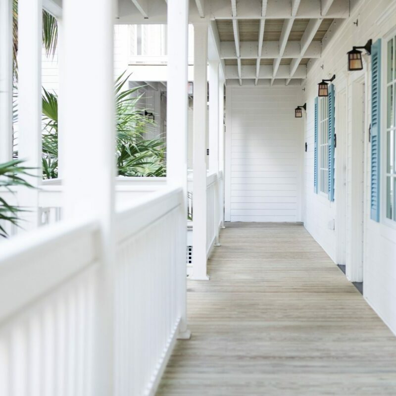 how to find the best luxury summer rental home in the Hamptons